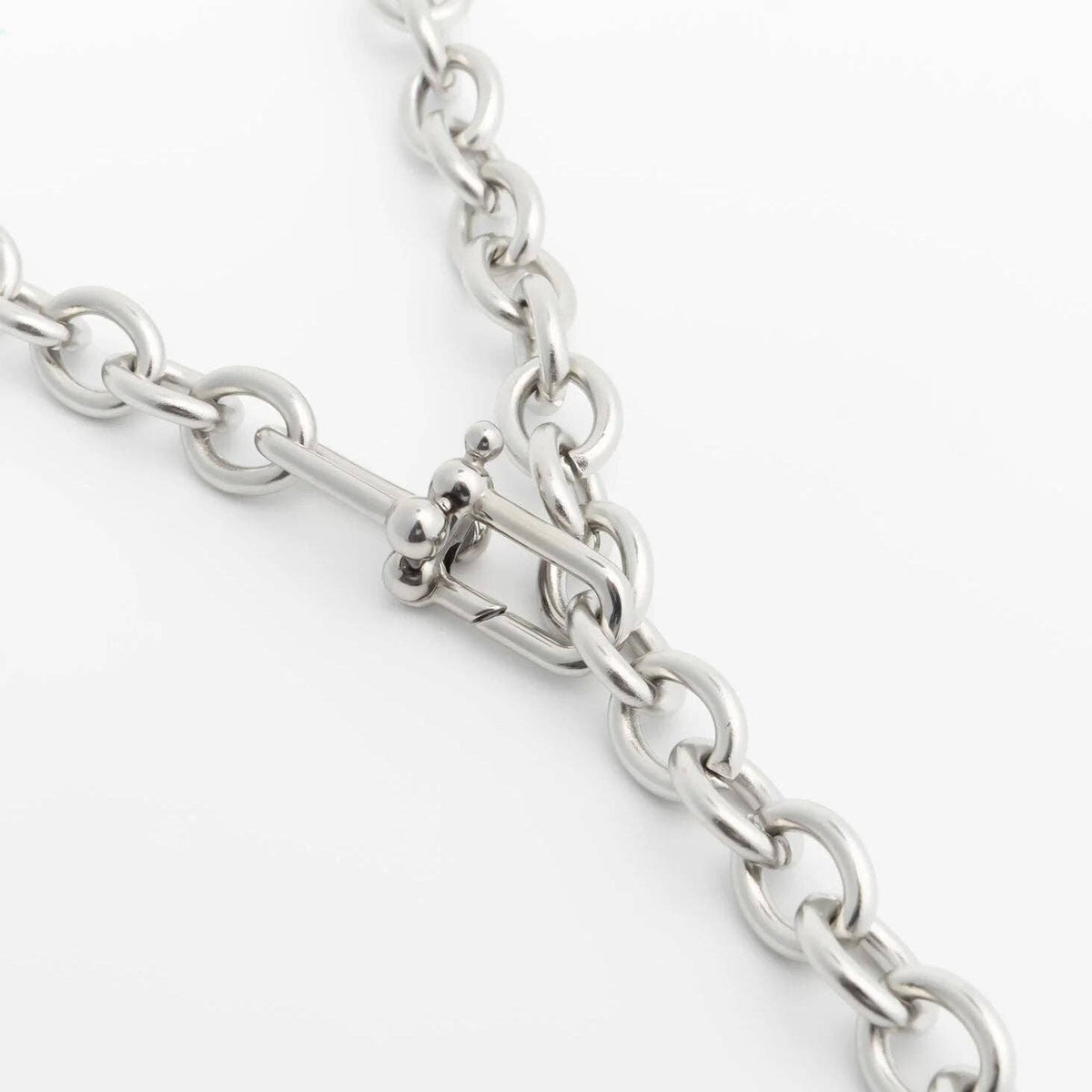 Gold Horseshoe Carabiner Y Necklace | 18K Gold PVD
