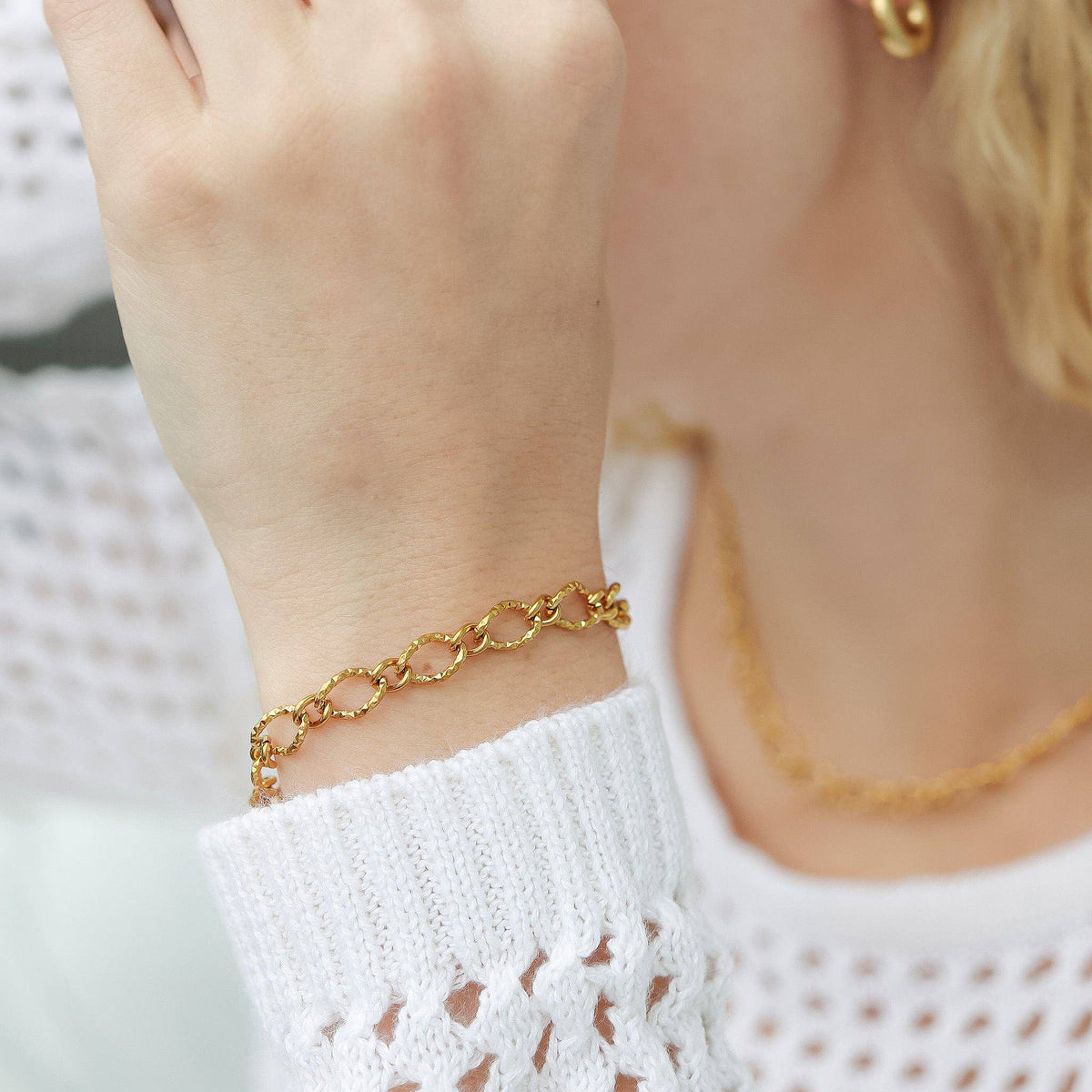 Juliette Hammered Oval Bracelet | Waterproof Gold  & Silver Jewelry