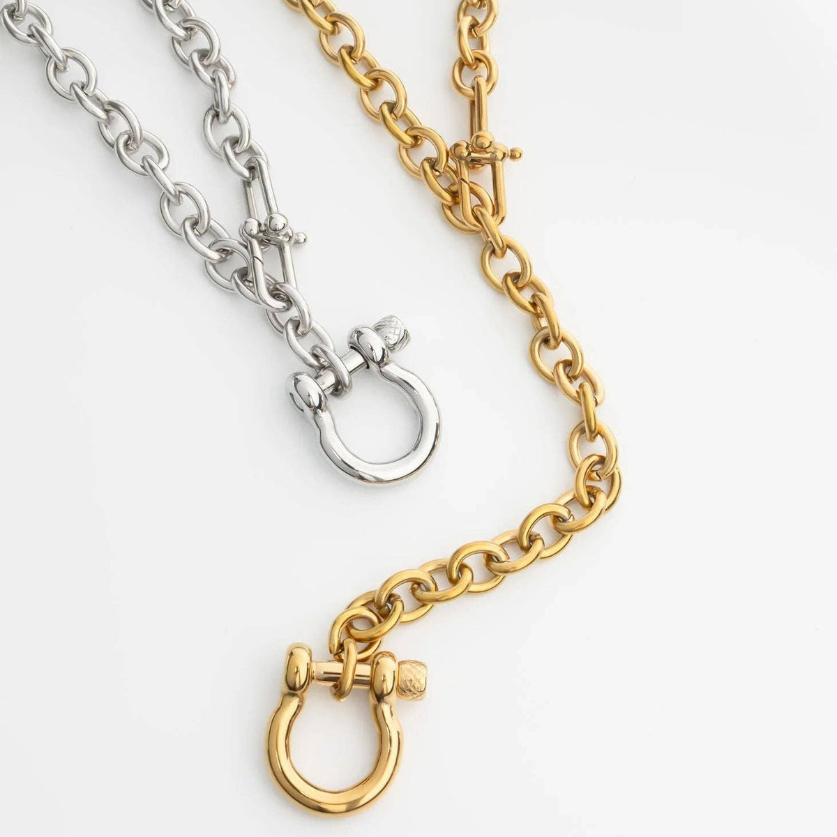 Gold Horseshoe Carabiner Y Necklace | 18K Gold PVD