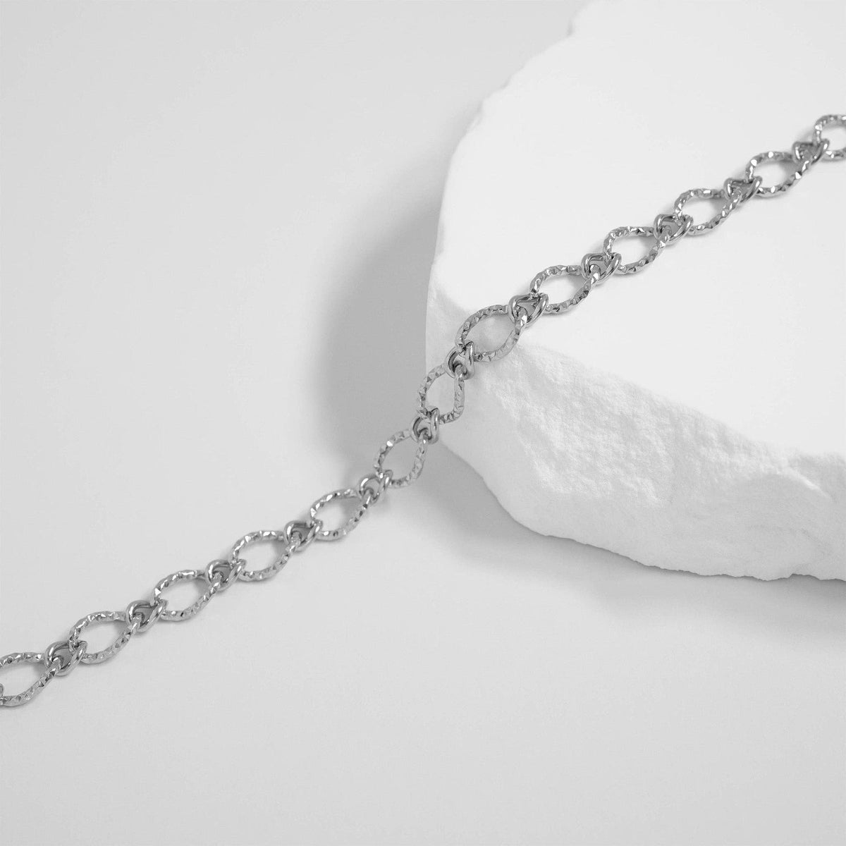 Juliette Hammered Oval Bracelet | Waterproof Gold  & Silver Jewelry